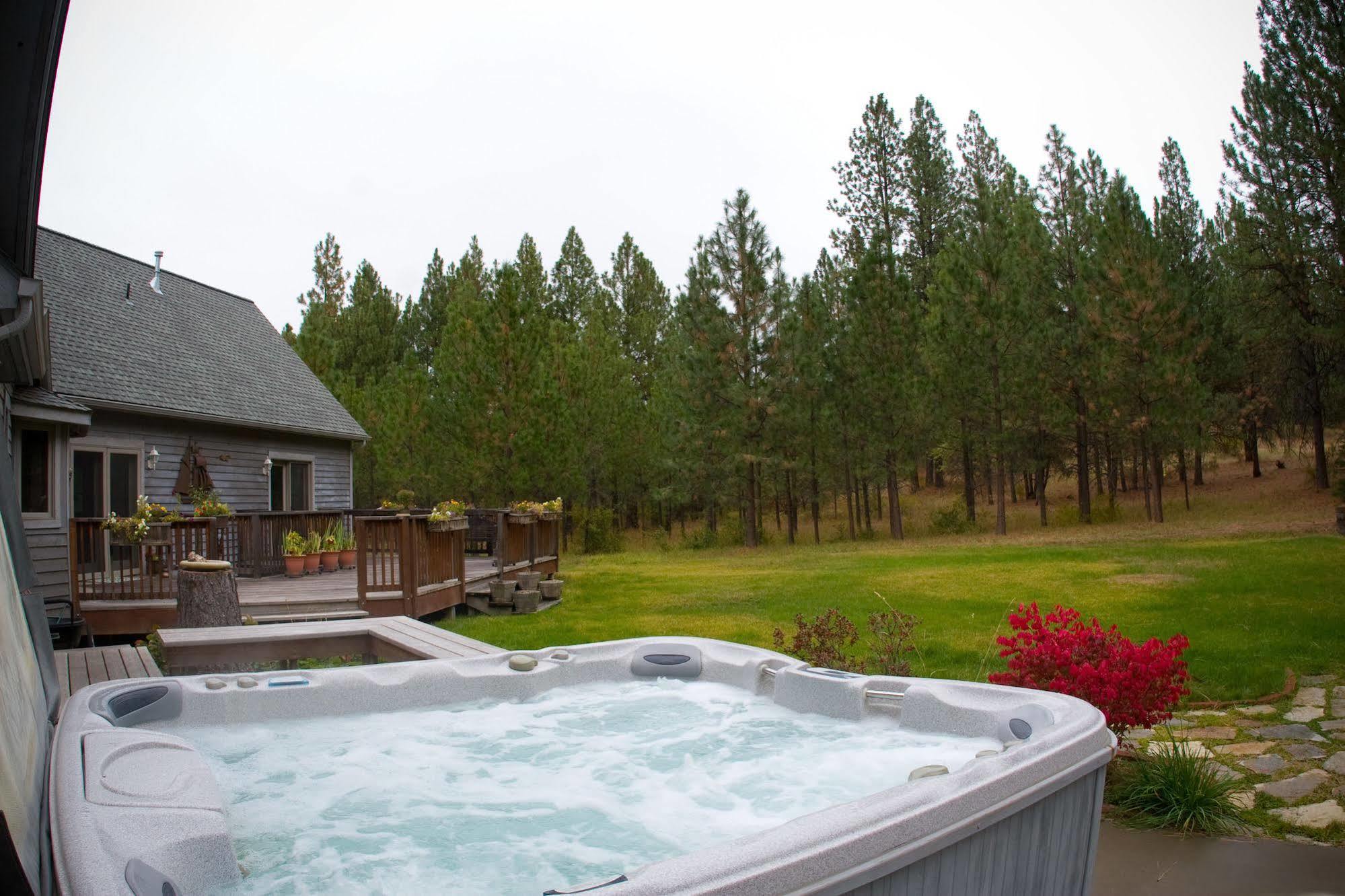 Idahome Bed And Breakfast Post Falls Exterior photo