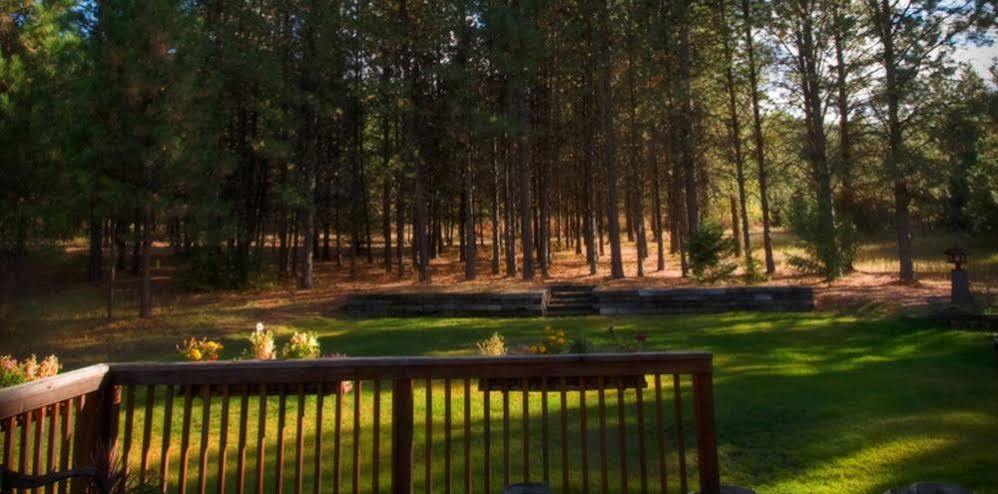 Idahome Bed And Breakfast Post Falls Exterior photo